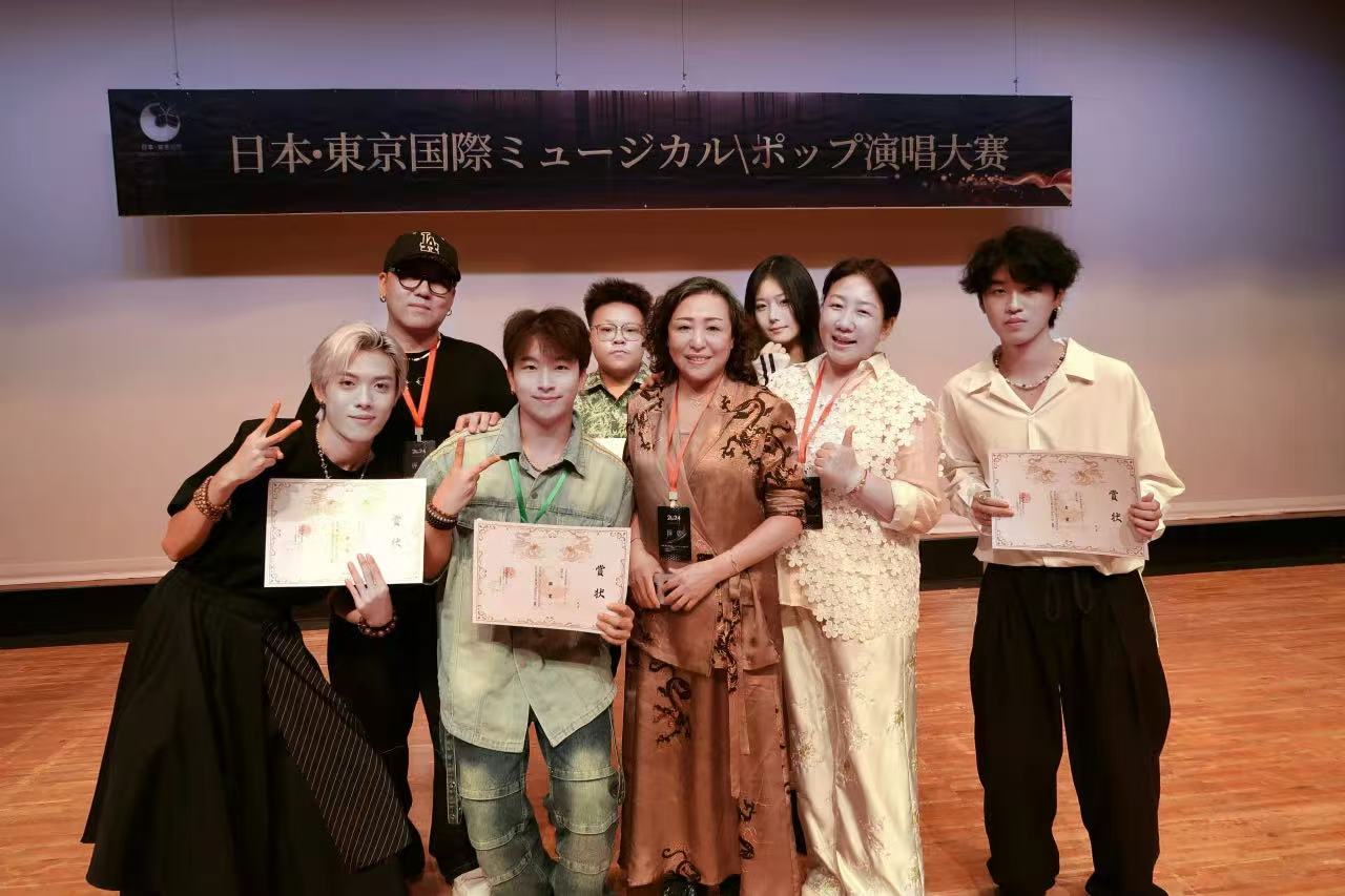 南音学子闪耀绽放东京